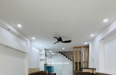 Siêu Phẩm HXH Ngay Khu Bàu Cát Tân Bình, 4.2x10m, 5 Tầng, 4PN, Sổ Hoàn Công đủ. Chỉ 6.5 tỷ TL chính Chủ .